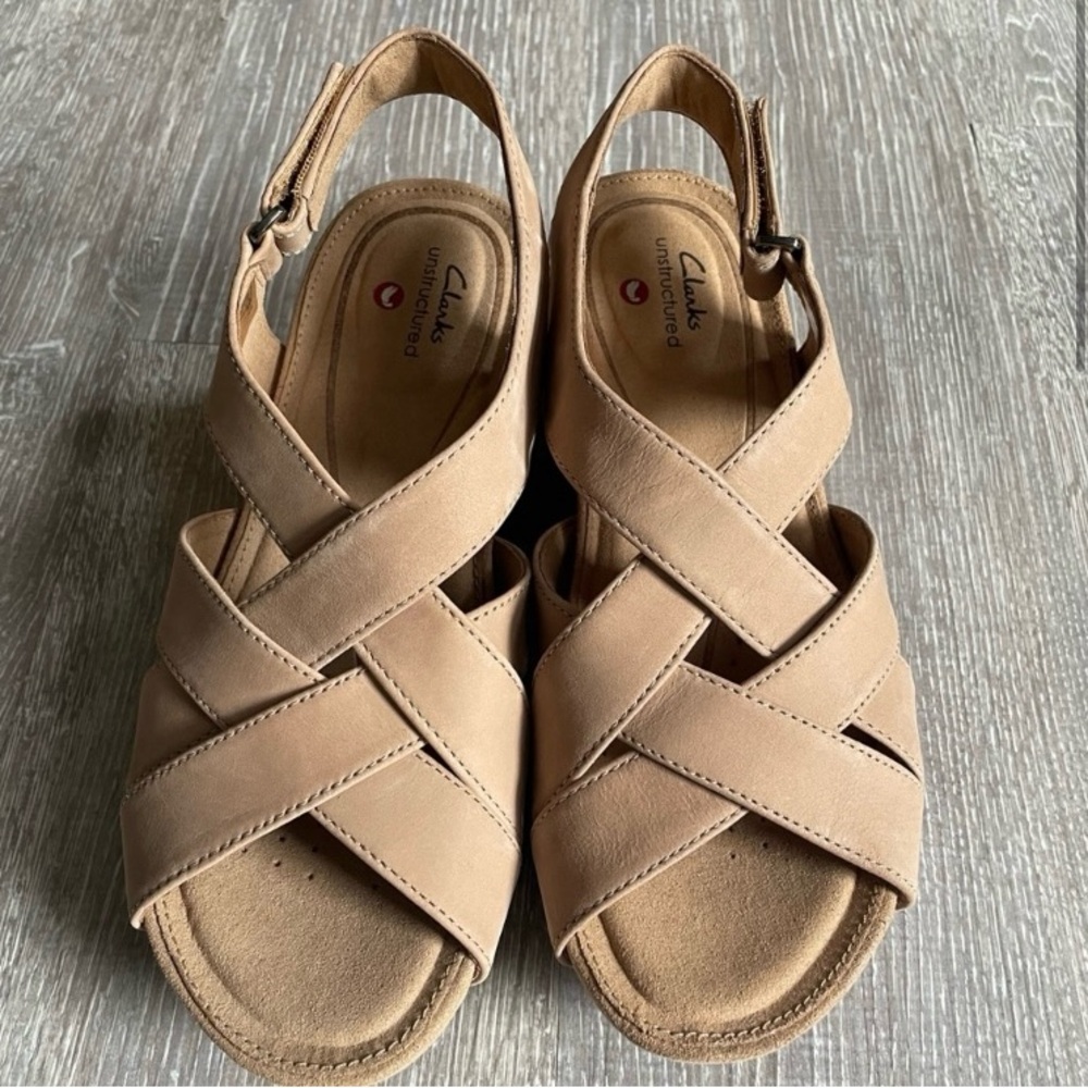 Clark’s wedge sandals size 7 taupe, new with tags